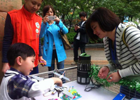 组织淮海公园大型公益义卖活动